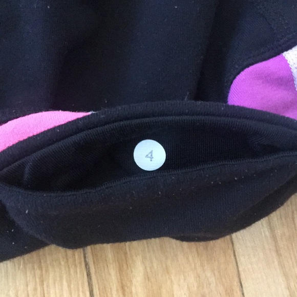 Lululemon spandex shorts - Picture 2 of 2